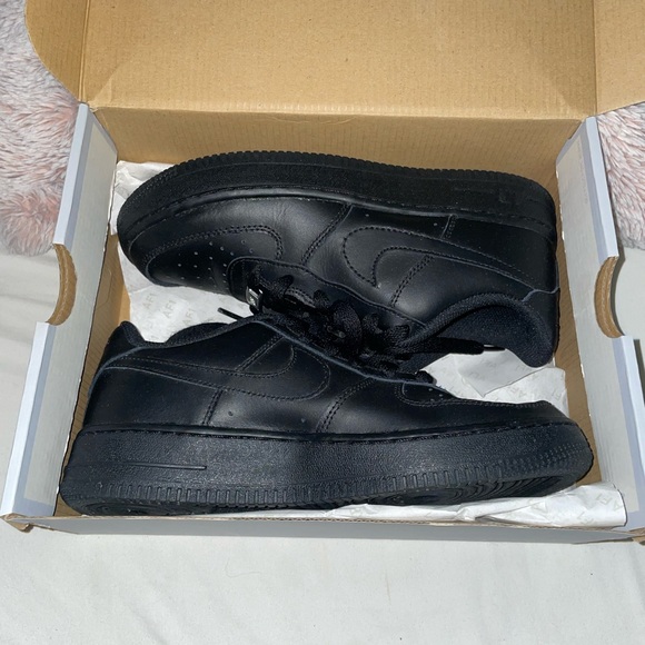 AIR FORCE 1. - Picture 1 of 5